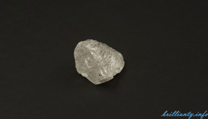 136 каратный алмаз АЛРОСА