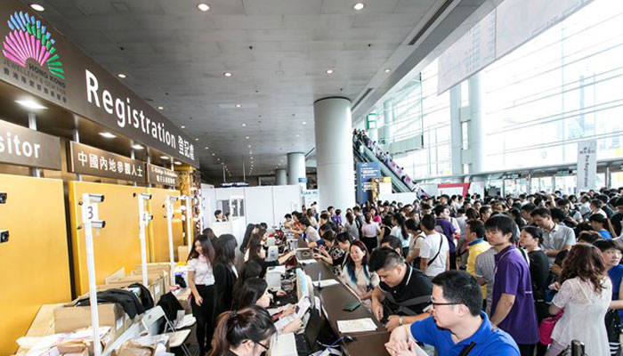 На сентябрьском Jewellery&Gem Fair в Гонконге, было на 3% меньше посетителей