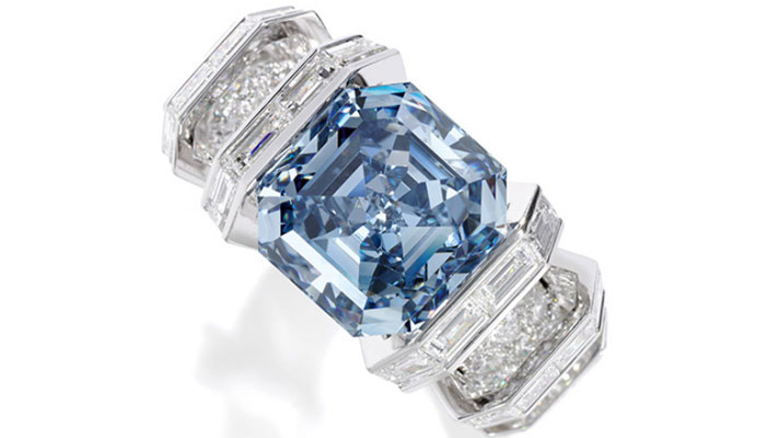 Перстень с голубым бриллиантом Sky Blue