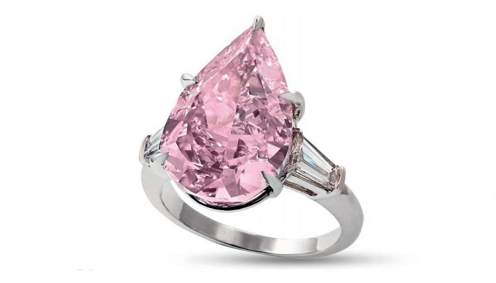 кольцо с ярко розовым бриллиантом грушевидной огранки