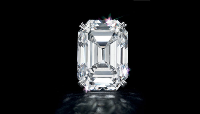 Кольцо с бриллиантом, продано за 5,6 млн