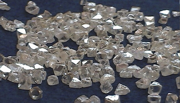 Гуанчжоуская алмазная биржа провела первые торги