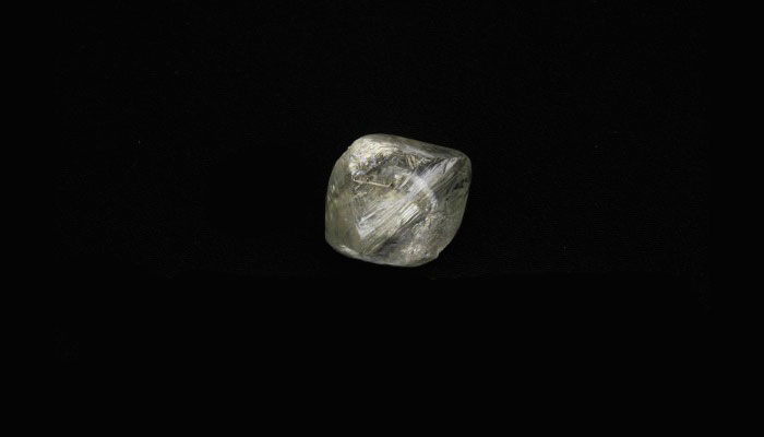 АЛРОСА добыла крупный алмаз в Якутии