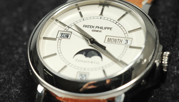 Экспорт швейцарских часов растет за счет дорогого сегмента