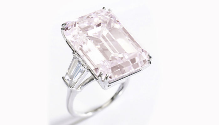 кольцо Harry Winston с светло розовым бриллиантом