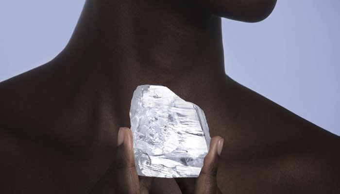 Graff покупает 476 каратный алмаз за 16,5 млн
