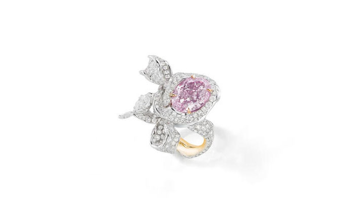 Кольцо с розово-фиолетовым бриллиантом