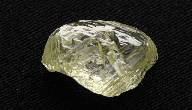 АЛРОСА выставит крупные алмазы на аукцион в Израиле