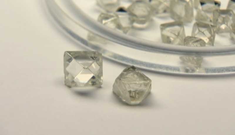 АЛРОСА в феврале продала алмазов на 533 млн