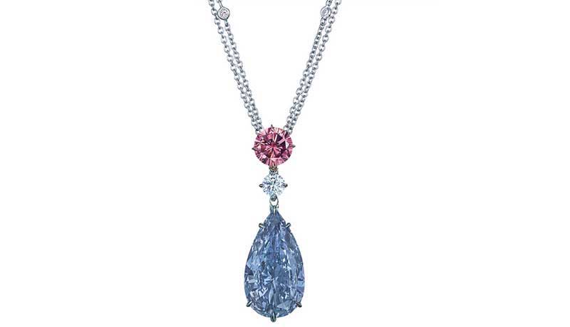 Ожерелье с синим бриллиантом продано за $20,5 млн на аукционе