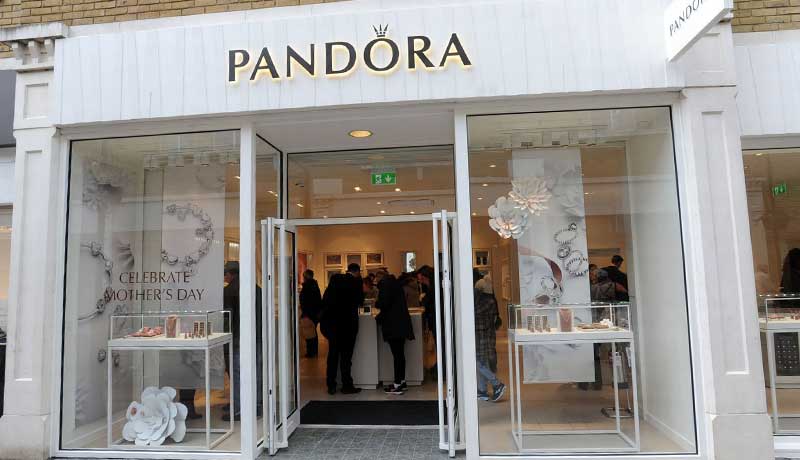 Проблемы в США и Азии снизили продажи Pandora