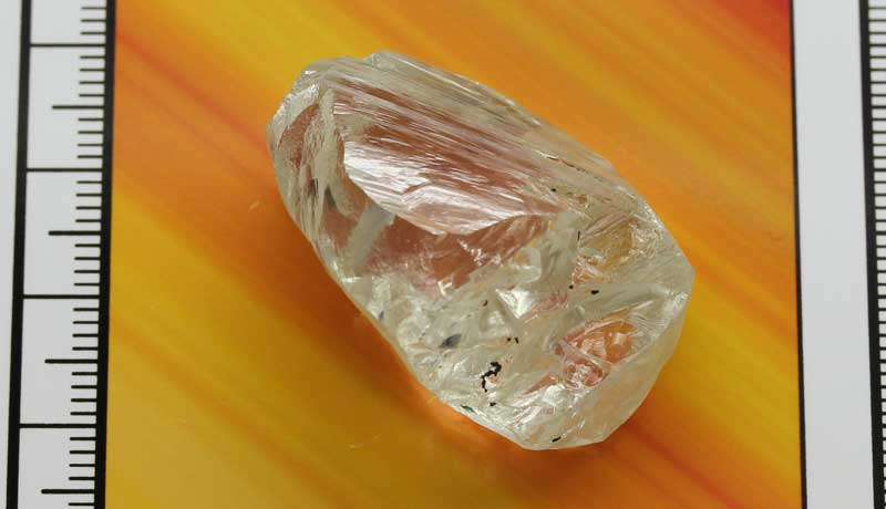 АЛРОСА проведет два аукциона по продаже крупных алмазов