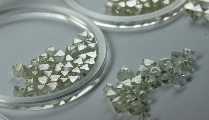 За май АЛРОСА продала алмазов на 277,5 млн