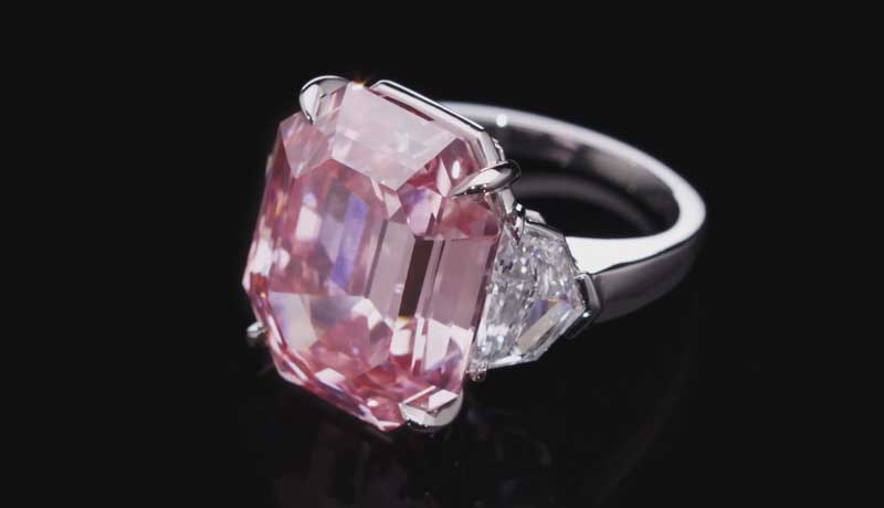 19 каратный розовый бриллиант