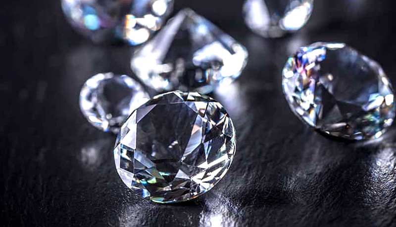 В августе цены на бриллианты снизились, в связи с сезонным затишьем