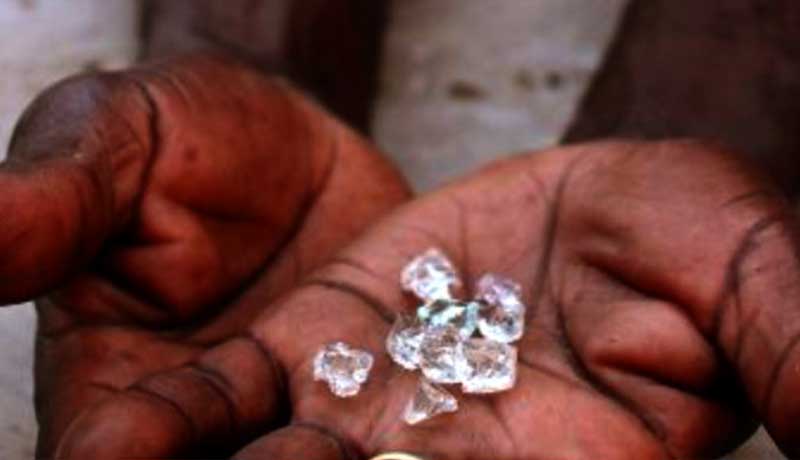 В результате борьбы с контрабандой алмазов в Анголе, убито 4 человека 