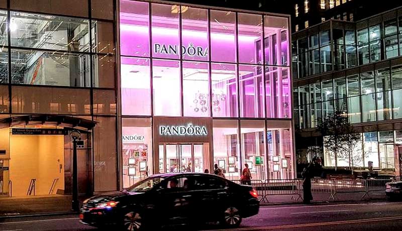 Pandora снизила годовой прогноз продаж
