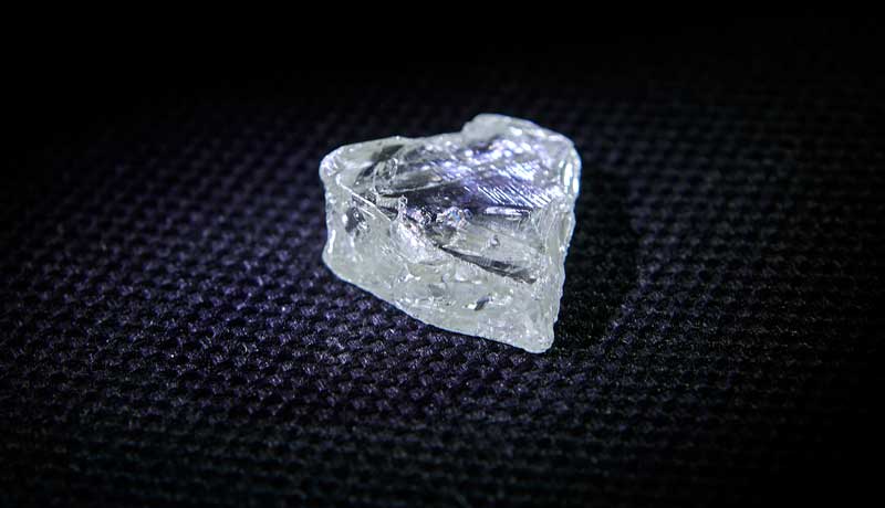 алмаз в форме сердца