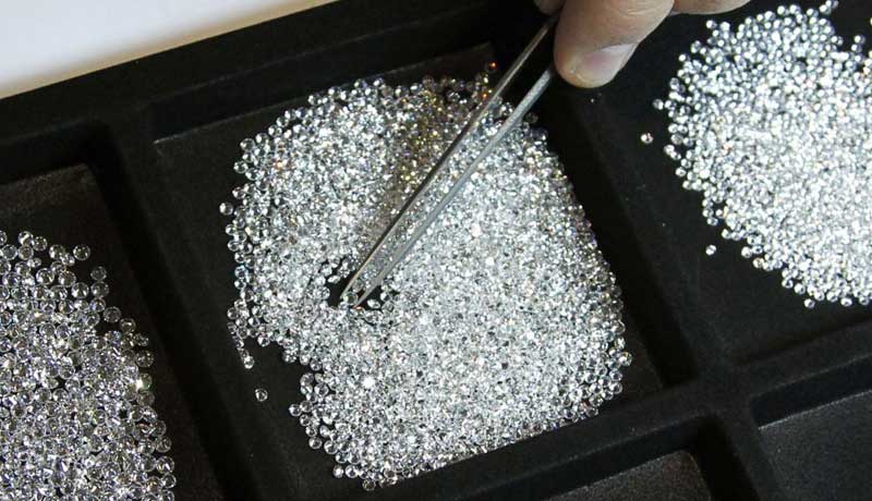Цены на бриллианты снизились, после слабого праздничного сезона