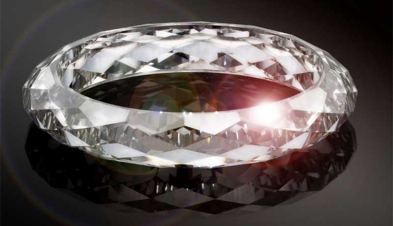 Dutch Diamond создала в лаборатории алмазное кольцо
