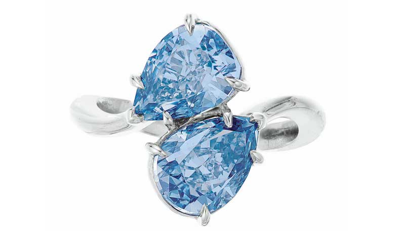 Кольцо с двумя синими бриллиантами