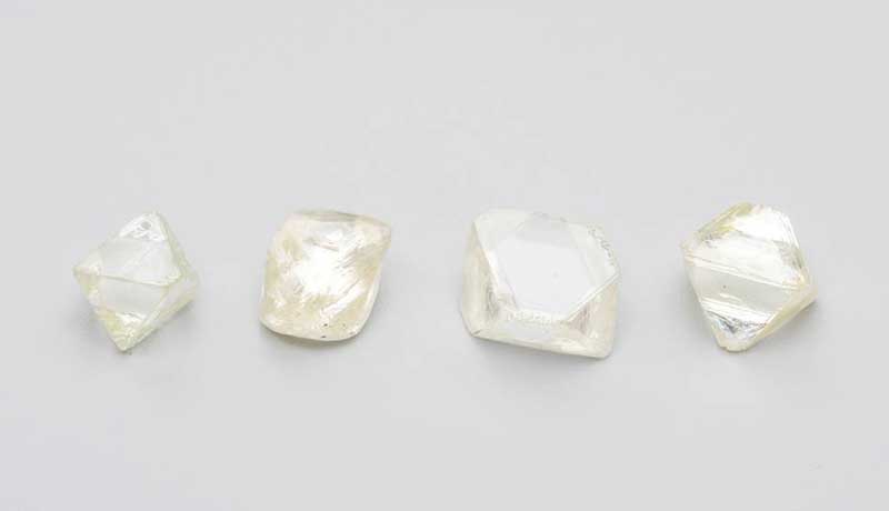 АЛРОСА продала алмазов на $10,2 млн. на аукционе