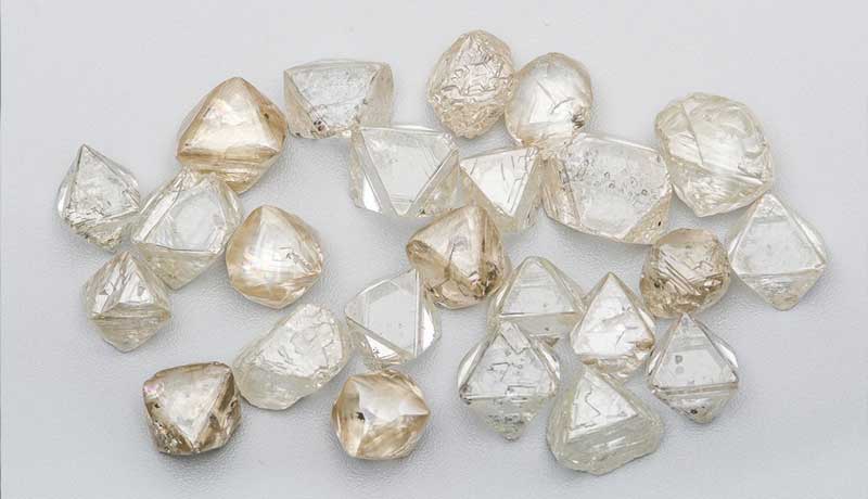 АЛРОСА в мае 2019 года продала алмазов на 261,1 млн