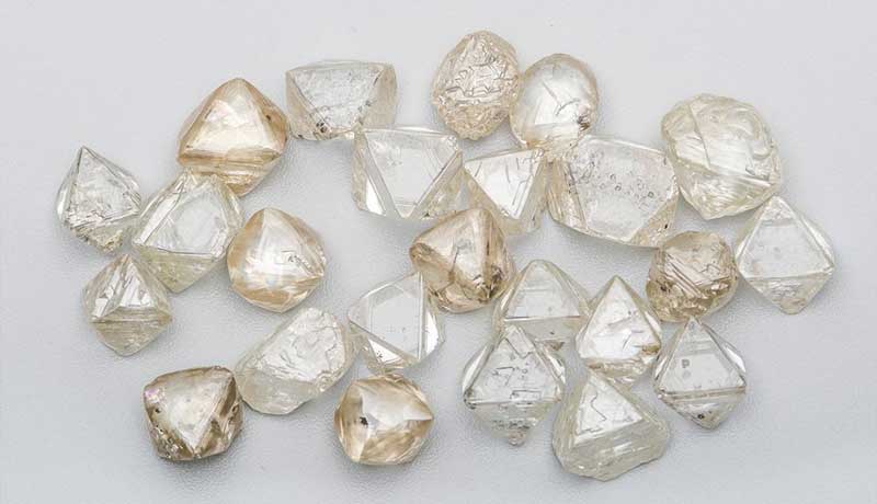 АЛРОСА в октябре продала алмазов на 254 млн
