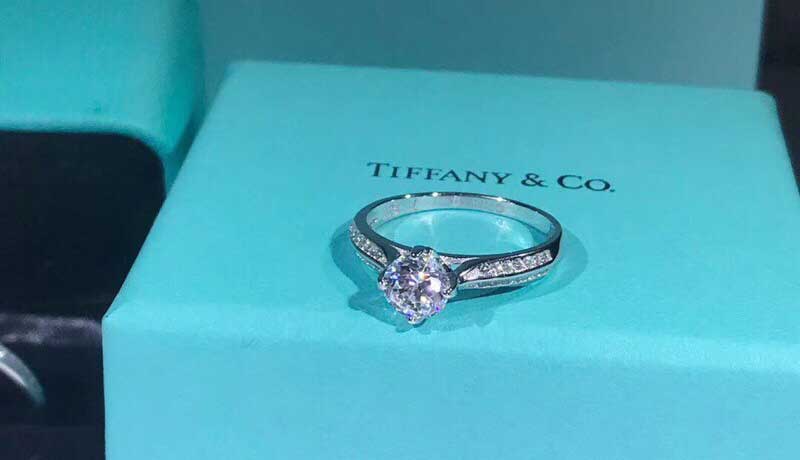 LVMH покупает Tiffany за $16 млрд.