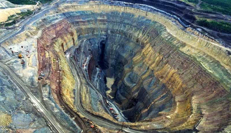 АЛРОСА приостановит добычу на двух рудниках