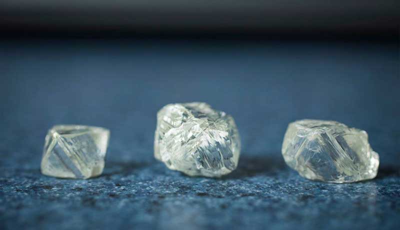 Большая пятерка может накопить четырехмесячный запас алмазов