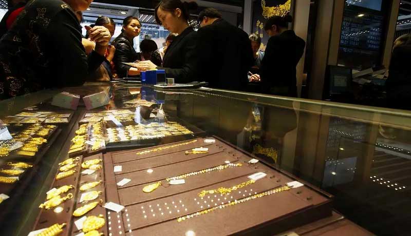 Розничные продажи в Гонконге достигли рекордно минимума