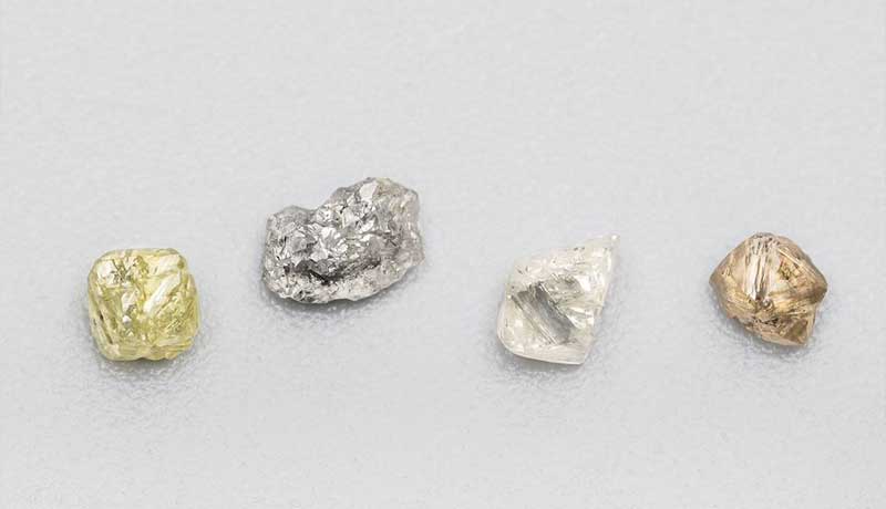 Продажи алмазов у АЛРОСА упали до $24,8 млн
