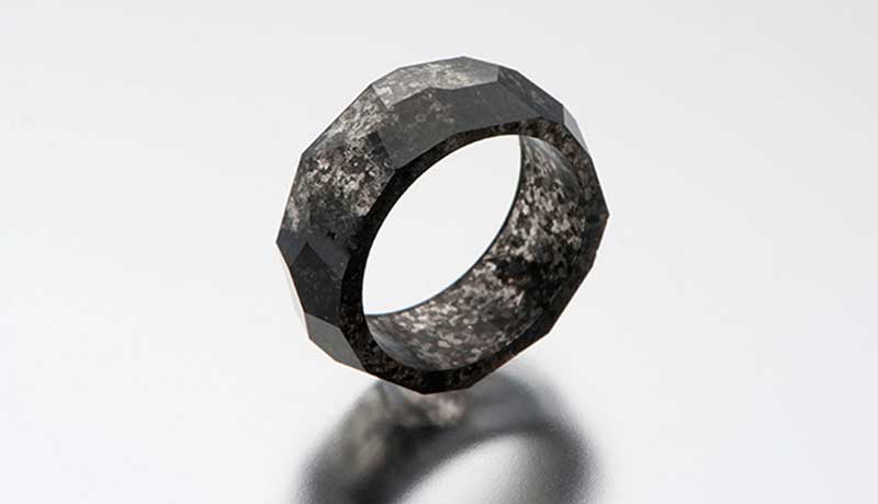 Цельное кольцо из алмаза было исследовано в GIA