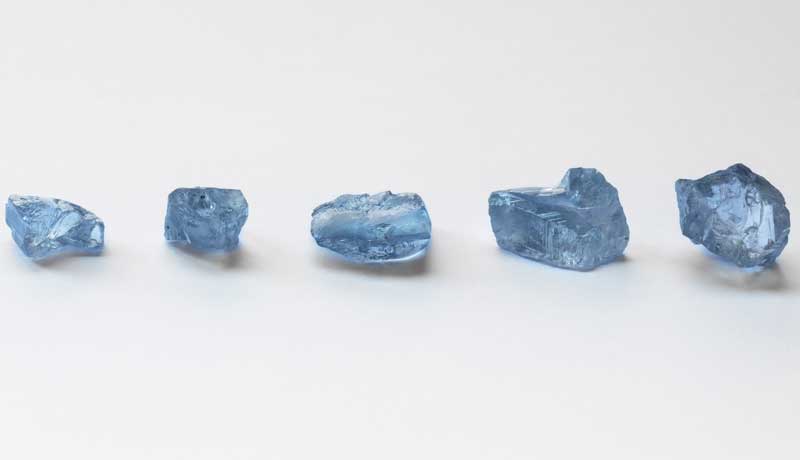 Petra добыла пять синих алмазов