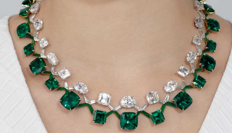 Изумрудное ожерелье продано за 7 млн. на аукционе