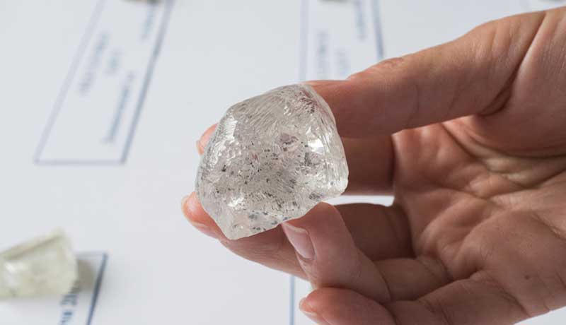 АЛРОСА продала специальных алмазов на 42 млн