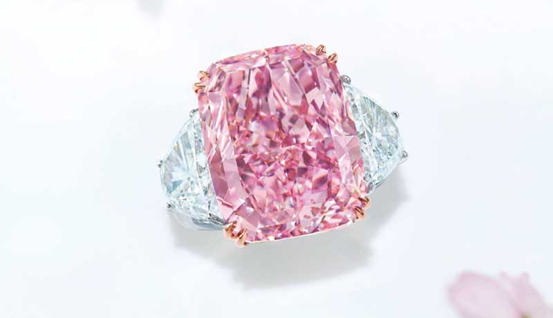 Christie’s продал розовый бриллиант за рекордную сумму