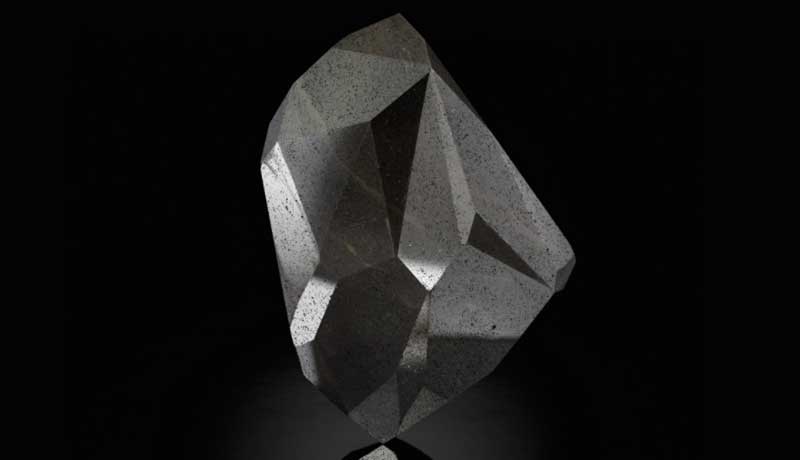 Черный бриллиант «Энигма» продан за $4,3 млн